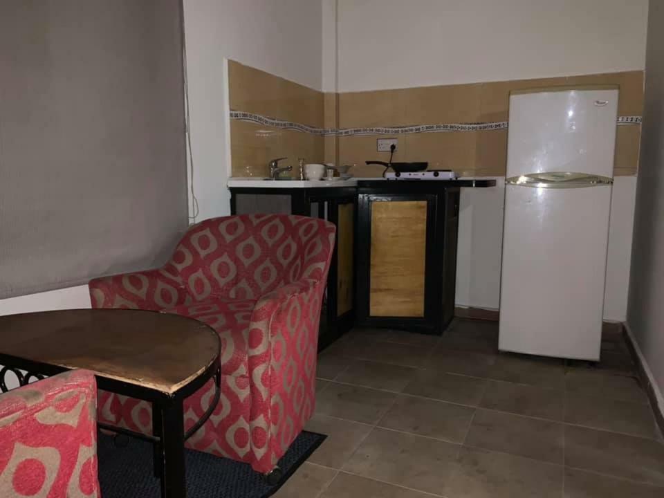 Vlv International Guest House Кололи Экстерьер фото